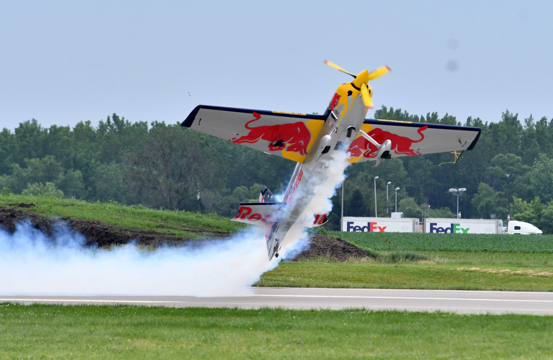 Practice day for the Quad City Air Show